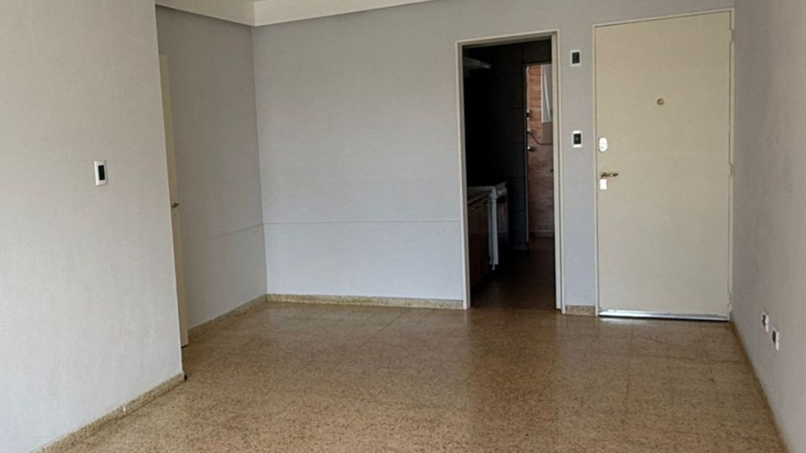 37 11 de Abril, Bahia Blanca, Buenos Aires, 8000, 3 Bedrooms Bedrooms, 0 ,2 BathroomsBathrooms,Departamento,Alquiler,11 de Abril ,0,1976