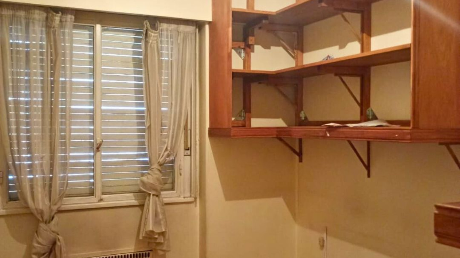 111 Brown, Bahia Blanca, Buenos Aires, 8000, 3 Bedrooms Bedrooms, 0 ,2 BathroomsBathrooms,Departamento,Alquiler,Brown,2,1977