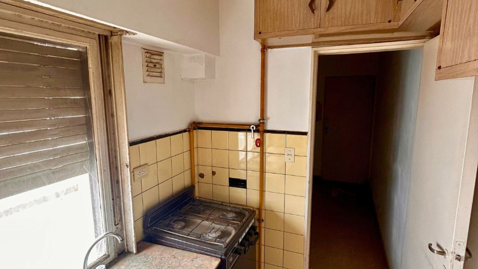 94 Thompson, Bahia Blanca, Buenos Aires, 8000, 2 Bedrooms Bedrooms, 3 Rooms Rooms,1 BathroomBathrooms,Departamento,Alquiler,Thompson,8,1985