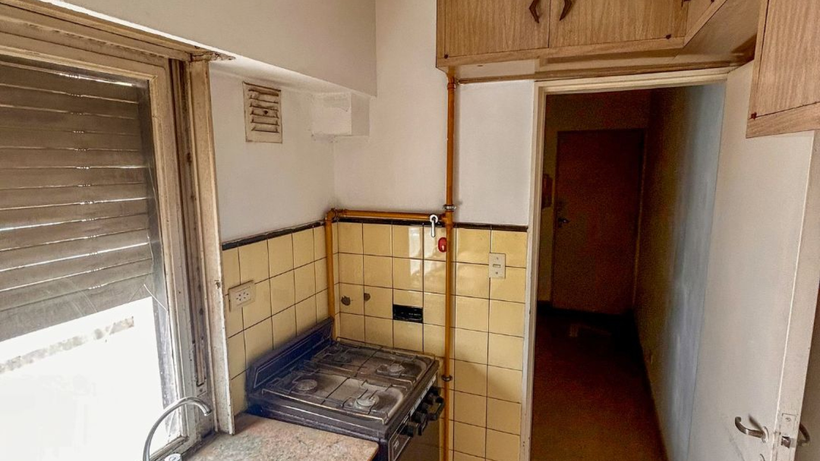 94 Thompson, Bahia Blanca, Buenos Aires, 8000, 2 Bedrooms Bedrooms, 3 Rooms Rooms,1 BathroomBathrooms,Departamento,Alquiler,Thompson,8,1985