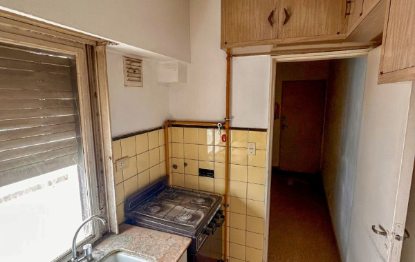 94 Thompson, Bahia Blanca, Buenos Aires, 8000, 2 Bedrooms Bedrooms, 3 Rooms Rooms,1 BathroomBathrooms,Departamento,Alquiler,Thompson,8,1985